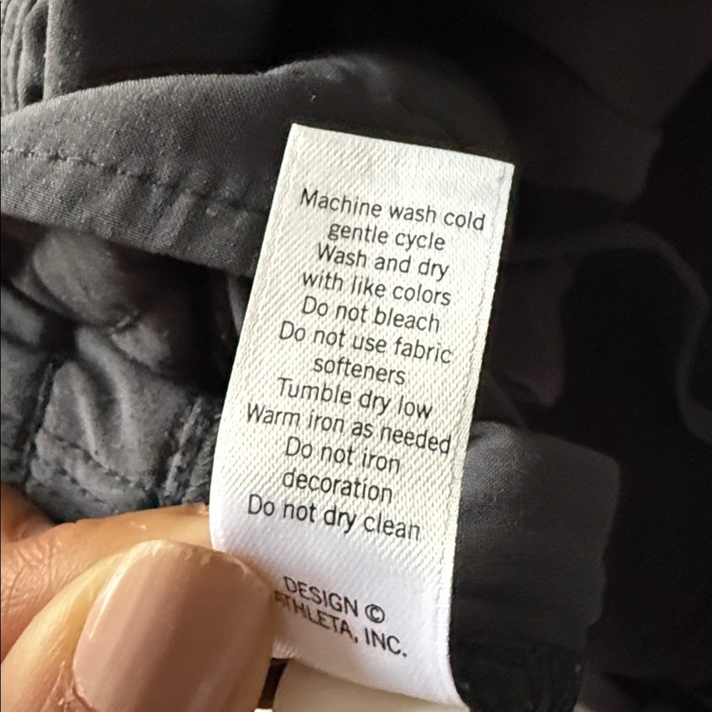 Athleta women’s Charcoal Joggers - Picture 9 of 9